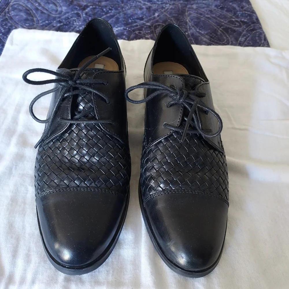 EUC Cole Haan woven oxfords, 7.5 C width - Picture 2 of 8